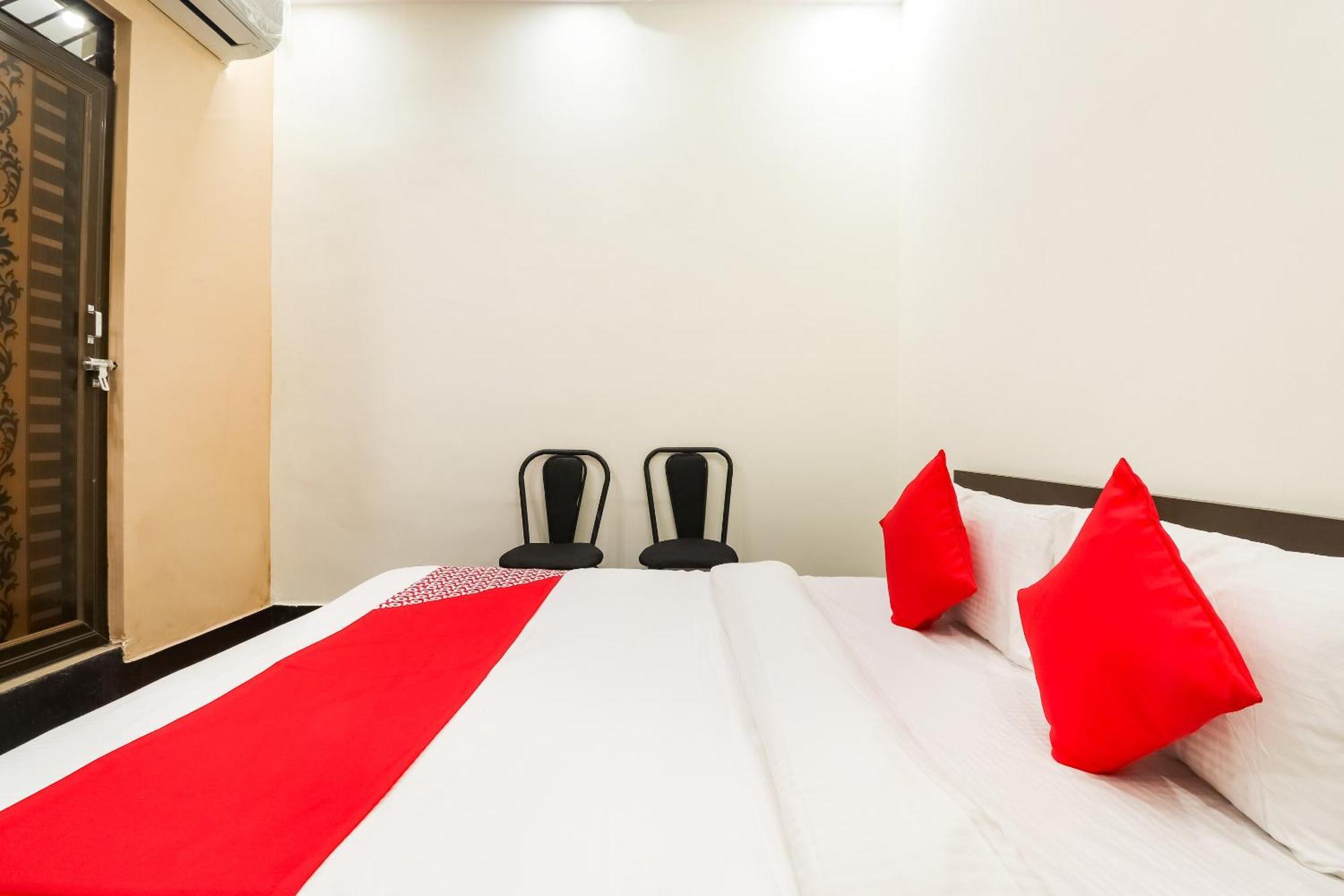 Oyo Hotel Pacifica Near Phoenix United Lucknow Exteriör bild